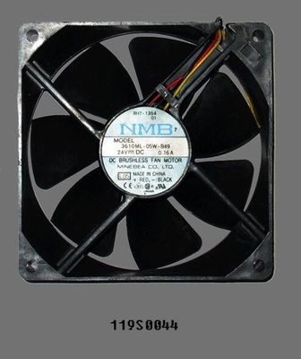 LA CHINE Ventilateur électrique de refroidissement 119S0044 119C1060562 119C1060563 119C1060564 119C1060565, section du cadre de la carrosserie de l'imprimante Pièces de rechange pour le Fuji Frontier 500 550 570 Digital Photo Minilab fournisseur