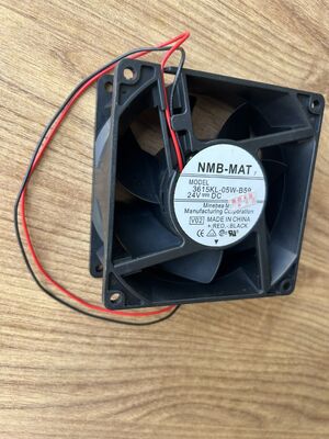 3615KL‐05W‐B59 NMB Ventilateur de refroidissement à 3 fils 92×92×38mm DC24V 0,24A Pièce de rechange pour la machine de traitement photo de laboratoire Konica Digital Minilab fournisseur