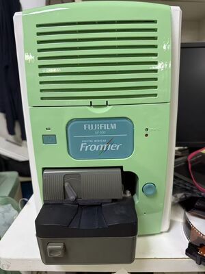 Scanner de film Fujifilm SP-500 indépendant avec MFC10AR Porteur de diapositive Ensemble complet, Scanner professionnel de numérisation de diapositives et de bandes de film 35 mm fournisseur